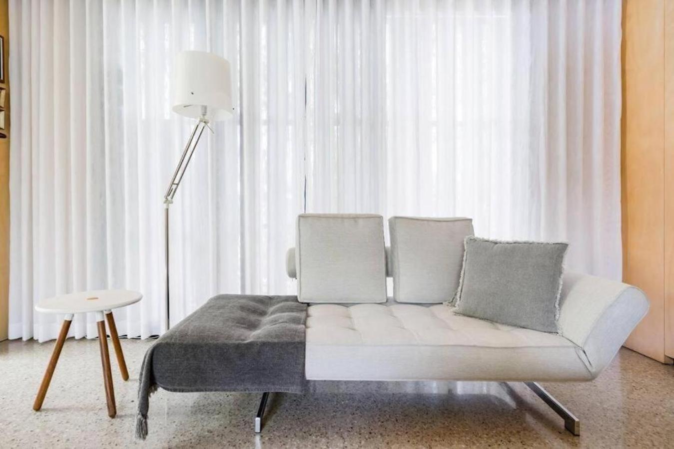 Buhwi Bira - Studio * Byron Bay