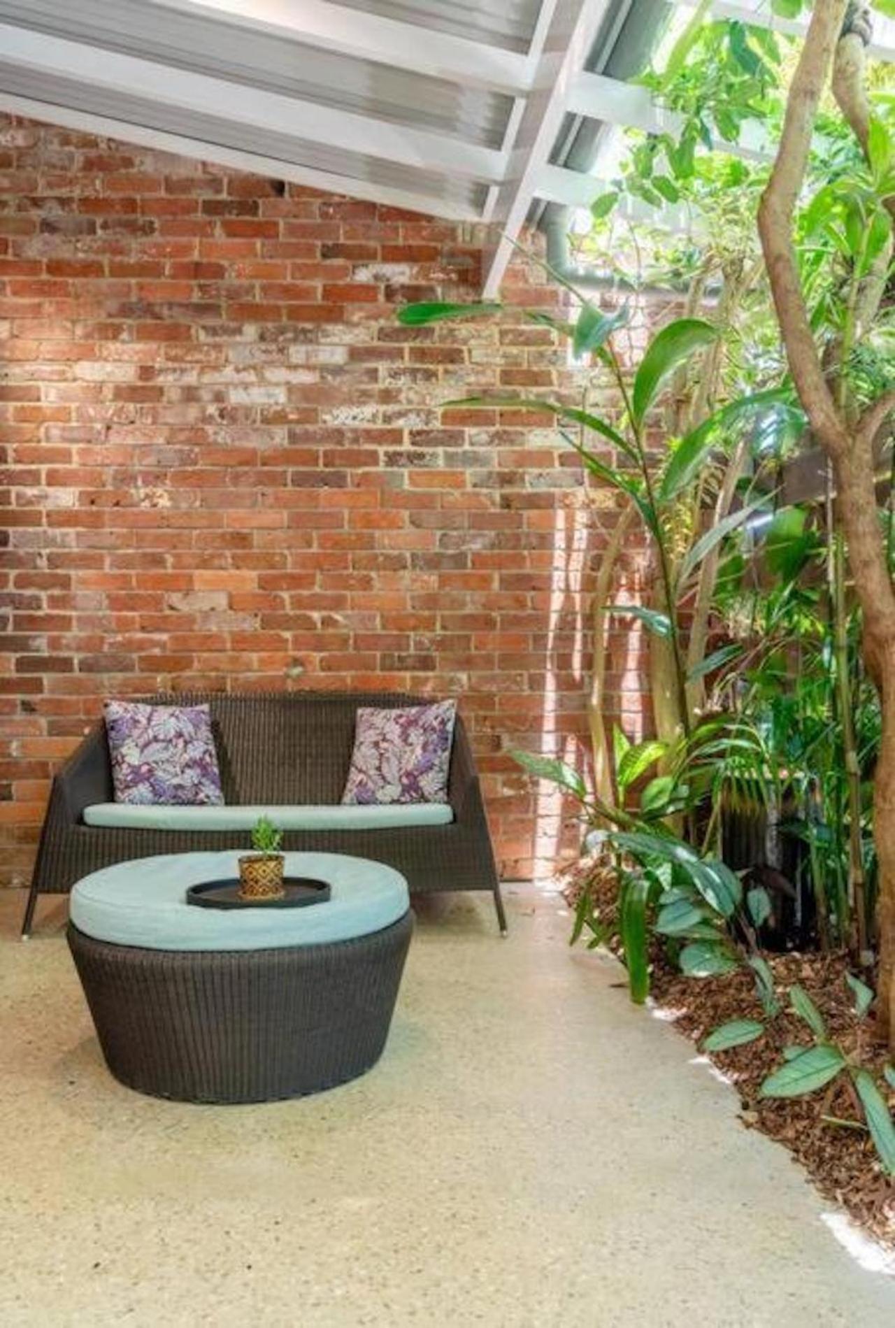 Buhwi Bira - Studio Apartment